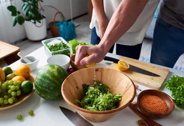 خوردن سبزیجات خام برای لاغری کار اصولی هست؟-وب سایت دکتر زکوی